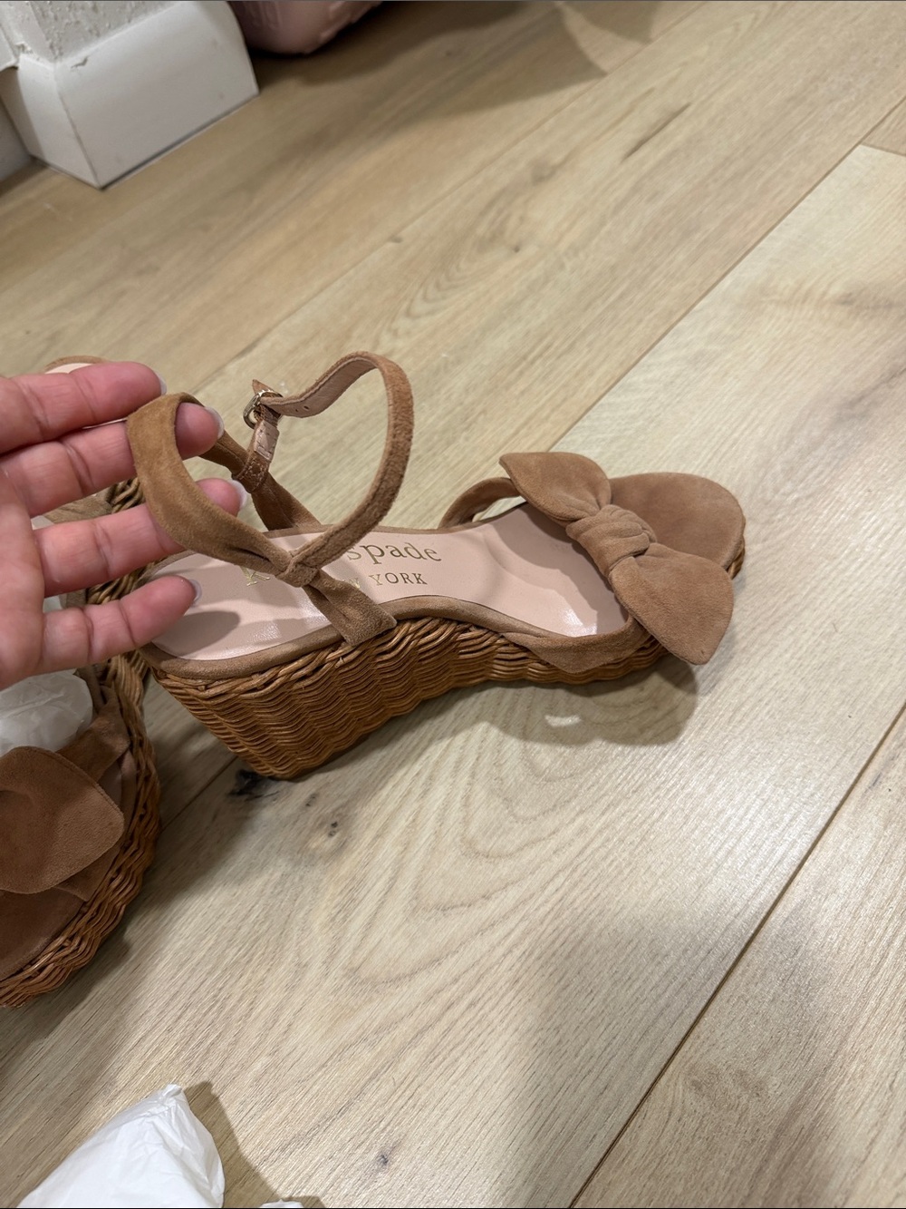 kate spade Tan Bow Wedge Sandals - Picture 5 of 7